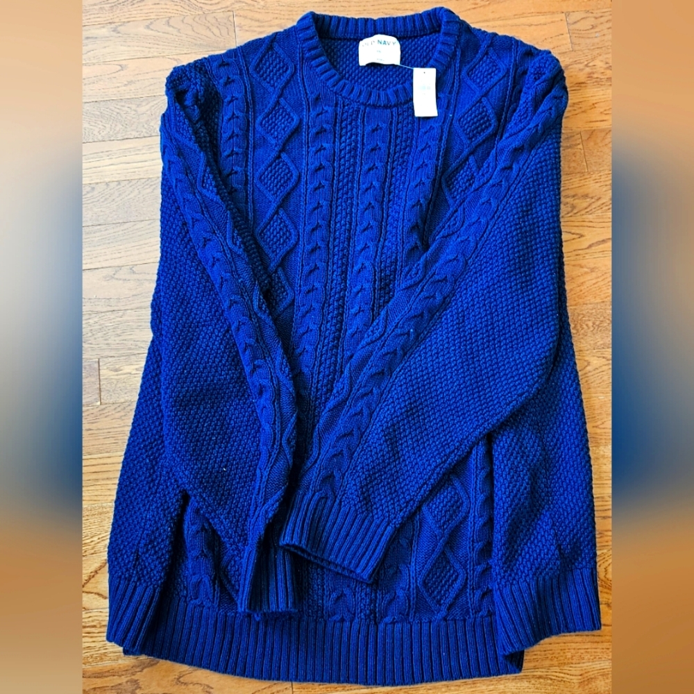 Brand New With Tag Sweater. Old Navy. XXL. Color Navy Blue.